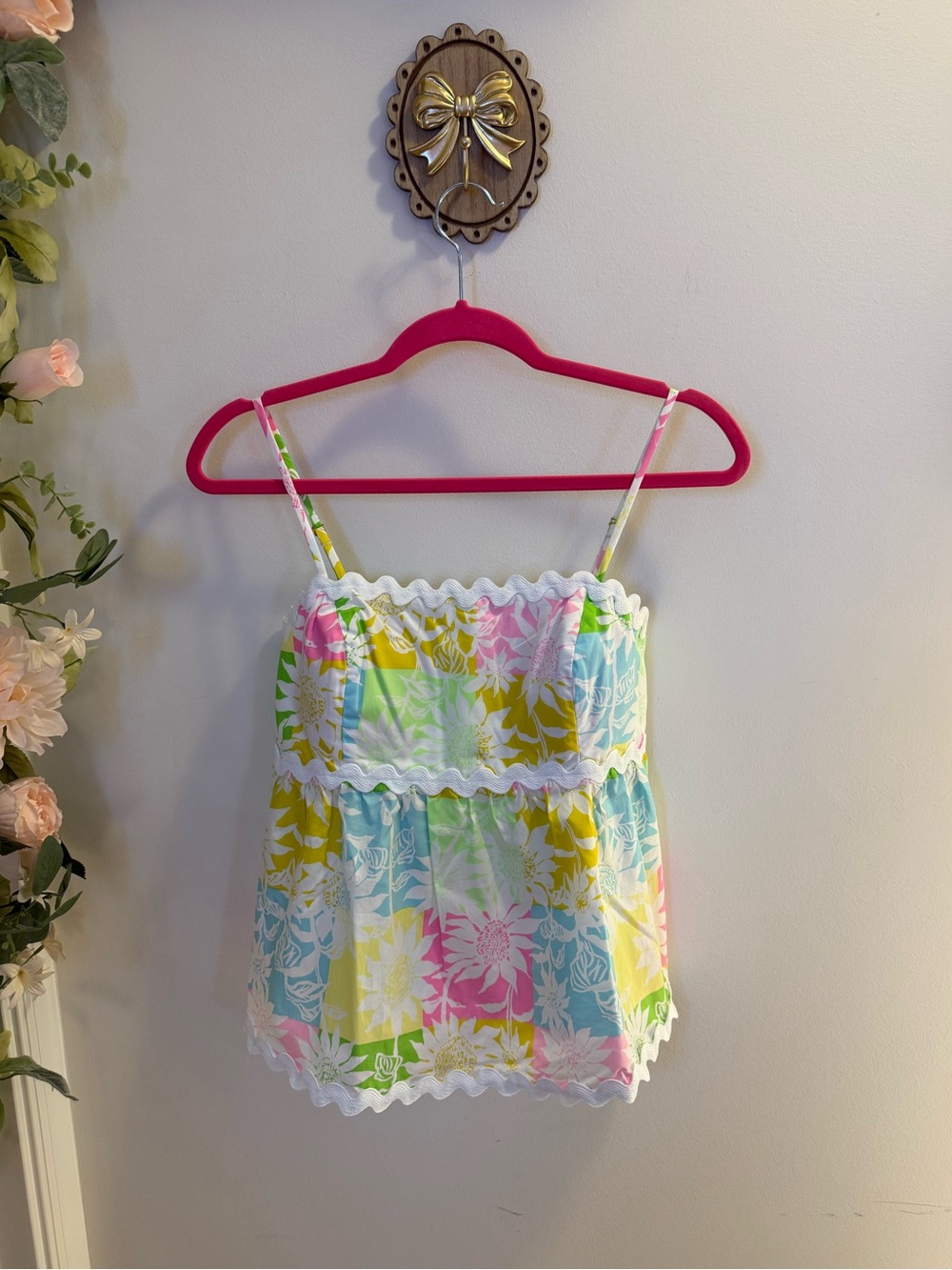 NWT Lilly Pulitzer Jaydis Top in “Via Sunny Sunflowers" - Size 6 ☀️
